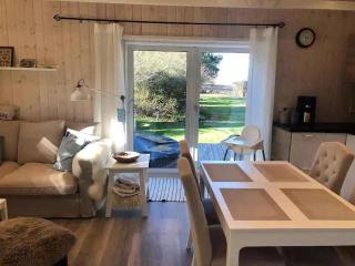 800M To The Beach, Lovely Little House ,Good View - Sarup - 6