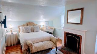 Historic Wilson-Guy House - Niagara on the Lake - 1
