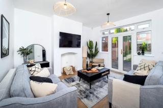 Haydon House by Truestays - NEW 4 Bedroom House in Stoke-on-Trent - Etruria - 4