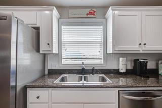 Beachy Gem by Bolivar Escapes - Crystal Beach - 0