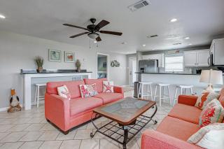 Beachy Gem by Bolivar Escapes - Crystal Beach - 1