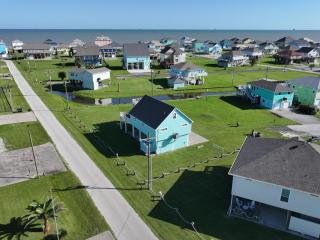 Beachy Keen by Bolivar Escapes - Crystal Beach - 6