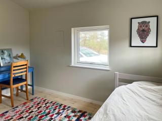 Beachfront Cottage With Sea View And Wild Nature, - Humble - 2