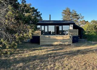 Beachfront Cottage With Sea View And Wild Nature, - Humble - 1