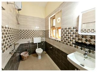 HOTEL ZEE GREEN PALACE Near Trayambakeshwar Temple - A Top Rated Hotel - Rishikesh - 3