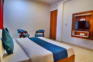 VROOM Hotel Golden Palace - Noida - 5