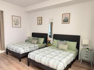 Vine Loft FREE DESIGNATED PARKING & WIFI close to Universal Studios - 1