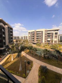Brand new Modern 2BR Lakeview Apartment - Madinaty - 2