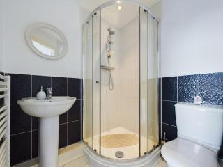 Riverfront Staffordshire Retreat - Stafford - 9