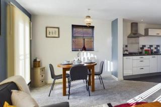 Riverfront Staffordshire Retreat - Stafford - 8