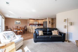 Condo in Chelan - Mountain Views - 7