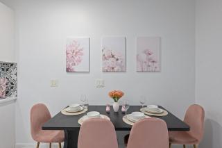 Rose Stay, Stylish 2BR Apartment - Sleeps 6 - 25 Min to NYC - 6