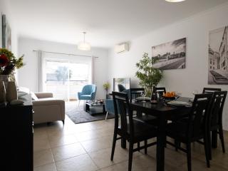 Pool View 3 Bed Apartment - Lagos - 8