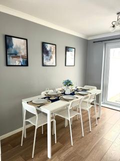 Stunning Open Plan 3 Bed House - Driveway & Garden - Litherland - 9