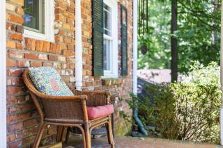 Spacious Buckhead Family Escape - Big Backyard - Atlanta - 1
