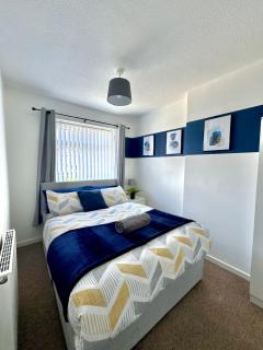 Stunning Open Plan 3 Bed House - Driveway & Garden - Litherland - 2