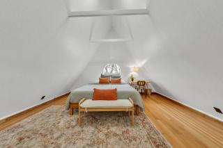 Tudors Village BNB - Fair Oaks - 4