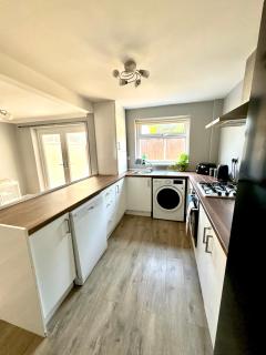 Stunning Open Plan 3 Bed House - Driveway & Garden - Litherland - 6
