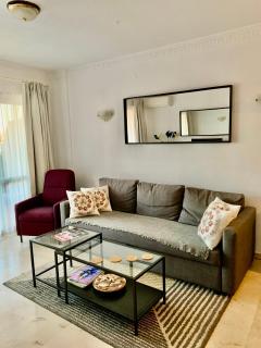Palm Beach Apartment, 1 bedroom, pool, beautiful garden, parking - Fuengirola - 1
