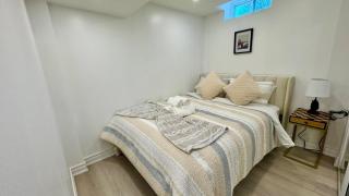 Cozy Hidden Gem, Stylish 2BR with Sofa Bed - Mississauga - 7