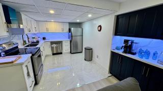 Cozy Hidden Gem, Stylish 2BR with Sofa Bed - Mississauga - 1