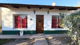 Cabaña con patio y cochera con dos habitaciones - Choele Choel - 1