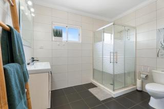 NEW 3BR 2BA Private Villa with Spacious Garden - Noord - 3