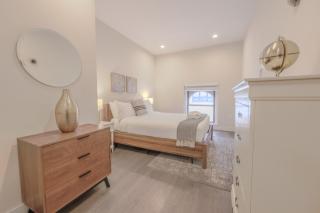 Luxury at 2br 2ba 200mbps Internet - Boston - 8