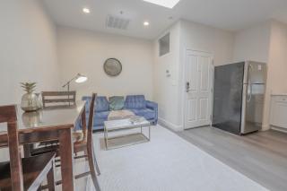 Luxury at 2br 2ba 200mbps Internet - Boston - 6
