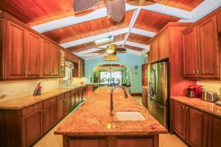 Shoys Beach House - 5 bedroom villa on the Beach! - 1