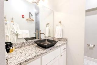 151 Spring Downtown Eureka Springs Suite A - Eureka Springs - 1
