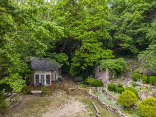 66 Center - Studio - Eureka Springs - 9