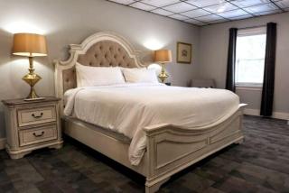 Upstairs Villa at Pine Street - Eureka Springs - 0