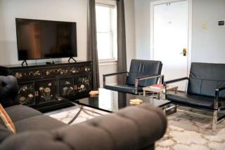 Upstairs Villa at Pine Street - 8