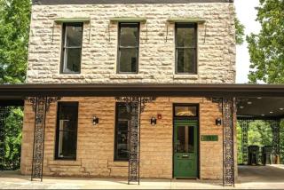 151 Spring Downtown Eureka Springs Suite A - Eureka Springs - 0