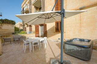 Luxury Stay with Jacuzzi BBQ and Huge Pool - 7