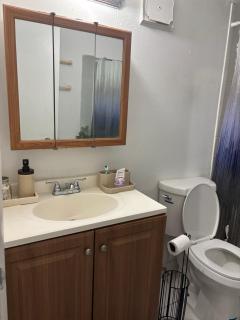 Cozy Home Away From Home - North Miami - 6