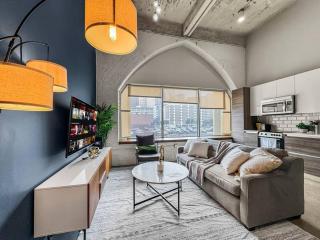 Elegant Luxe 2BD, DT Dallas, Sleeps 12, Free Parking, Near Convention Center - Dallas - 6