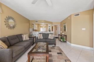Direct oceanfront corner condo with spacious balcony and heated beachfront pool - Ormond Beach - 6