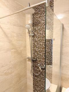 Sunny Flat with Terrace & Park View Near City Centre - 1
