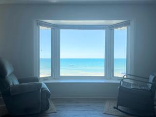 Luxury Beach House with stairs to a Private Sandy Beach! - Wainfleet - 6