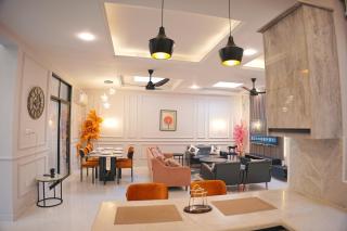 Modern Spanish Villa - Elegant Comfort in the Heart of the City - - 5