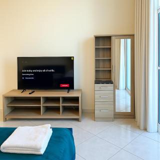 Work & Relax Studio in JVC with Gym, Pool and Parking - 6