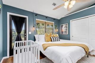 Wild Side Retreat by Canyon Lake with games & fun - 6