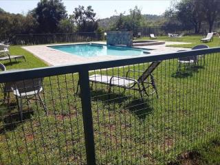 Nikita Portuguese Restaurant and Motel - 6