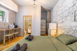 Charming Studio with Garden & Parking - 6