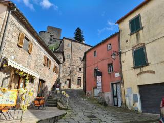Casa Vacanze Uno Sguardo Sul Borgo - Montecatini Val di Cecina - 8