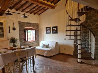 Casa Vacanze Uno Sguardo Sul Borgo - Montecatini Val di Cecina - 2