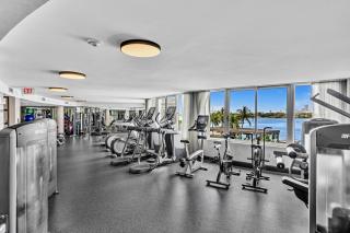 Brand New Mondrian - Miami Beach Waterfront Condo - Miami Beach - 8