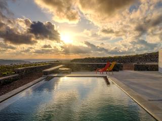 Avan Luxury Villas - Pyrgos - 4